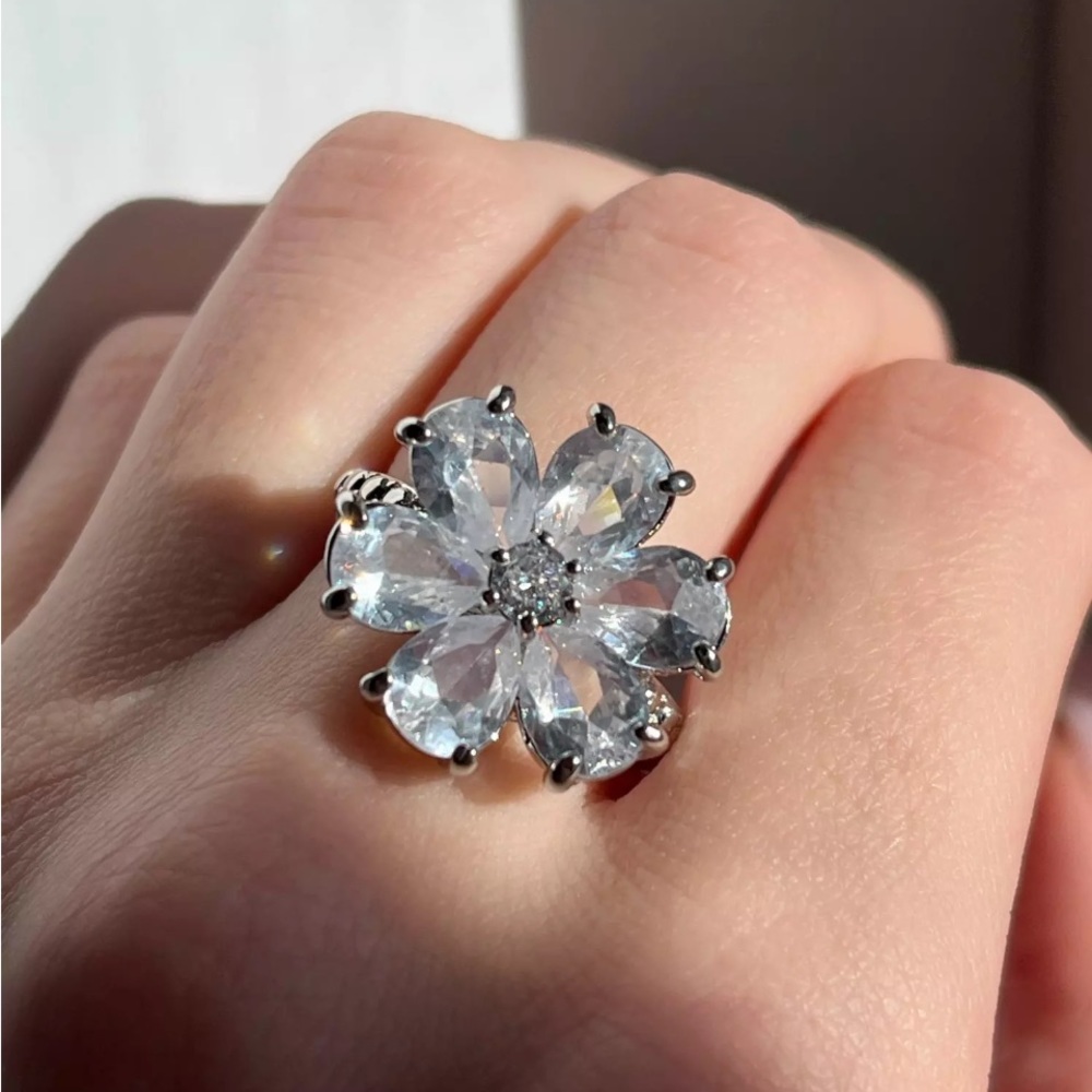 Fashion ring